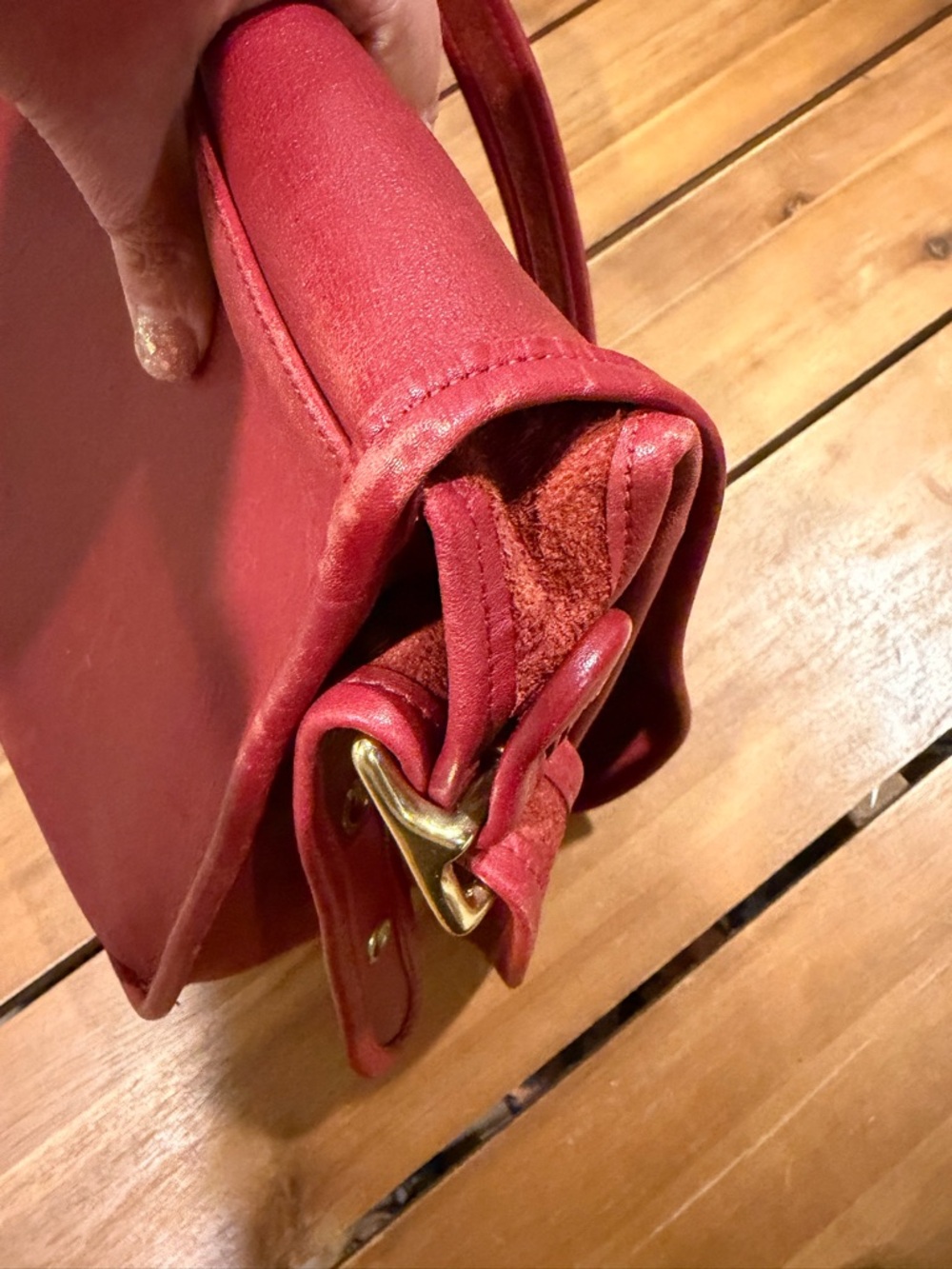 Vintage Coach Red Leather Stewardess 9525 Bag with Gold-Tone Hardware - Picture 7 of 15